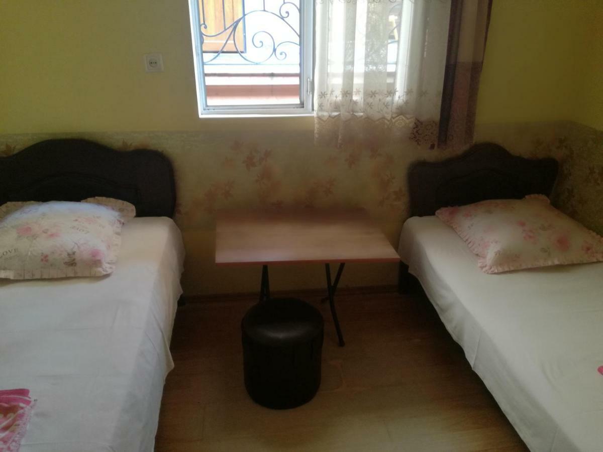 Guest House Nino Batumi Kültér fotó