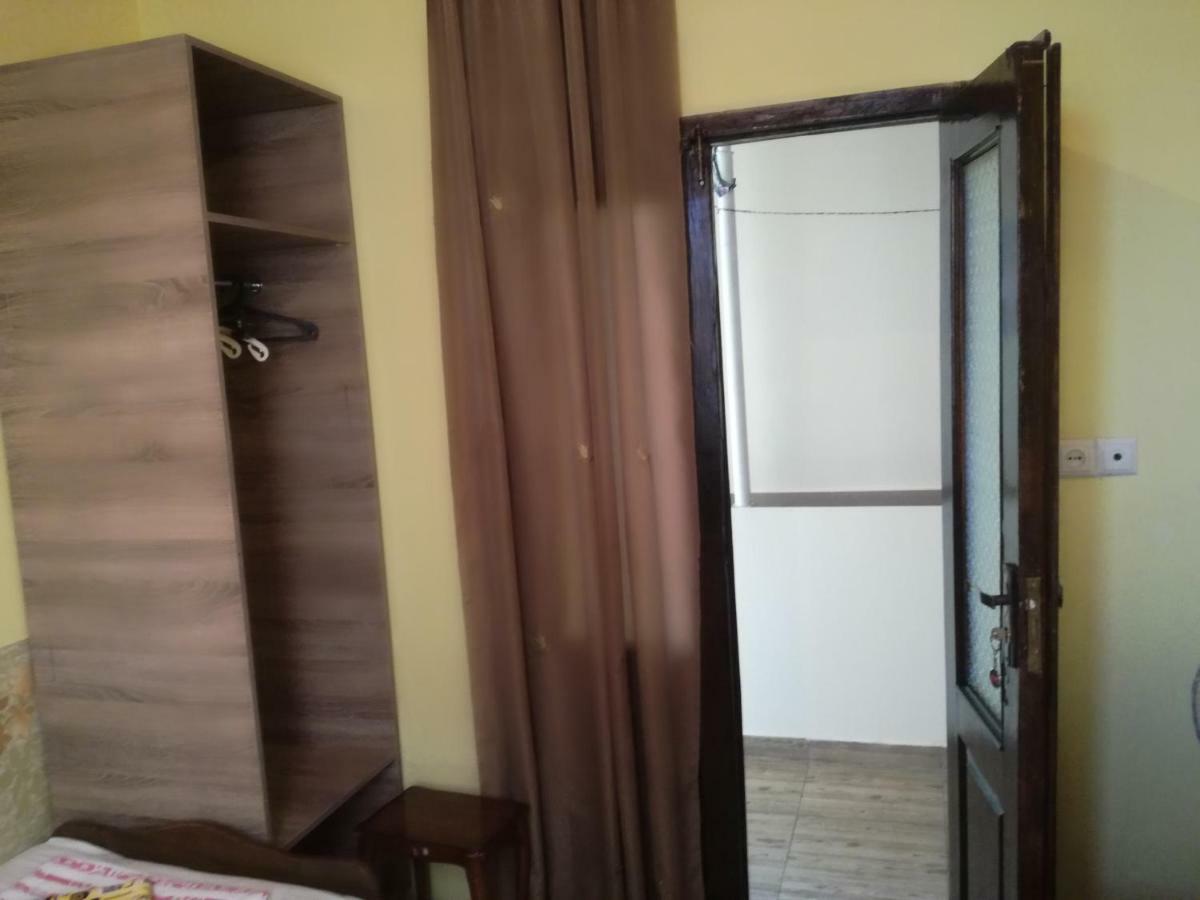 Guest House Nino Batumi Kültér fotó